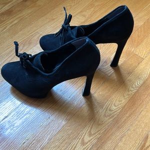 New Guess Suede Platform Shoes Size 8.5